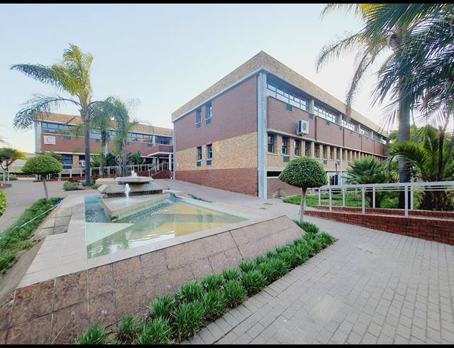 686.90M² OFFICE TO LET IN HALFWAY HOUSE